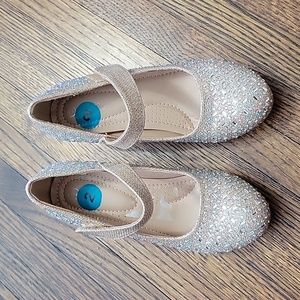 Beautiful gold dress shoes